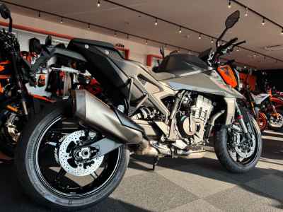 KTM 990 Duke 2024