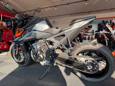 KTM 990 Duke 2024