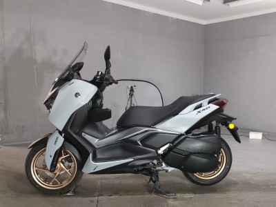 Yamaha XMAX 250