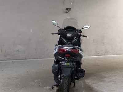 Yamaha XMAX 250