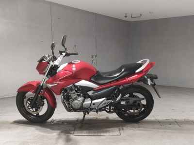 Suzuki GSR250