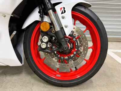 Yamaha YZF-R7 2025