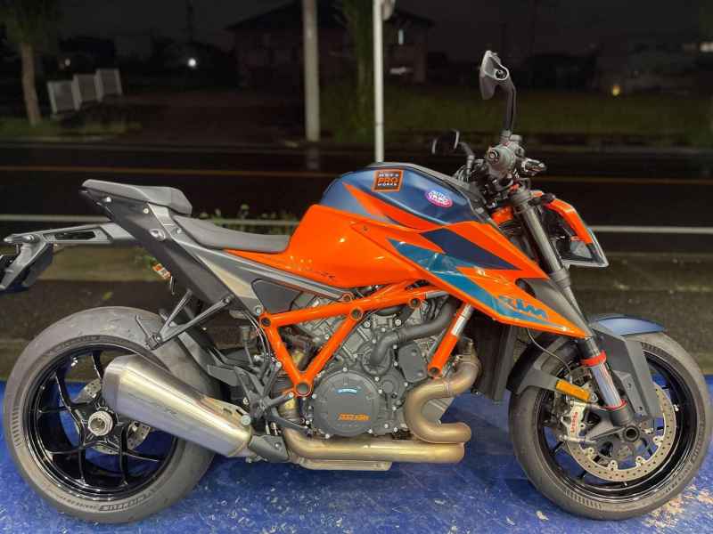 KTM 1290 Super Duke R 2021
