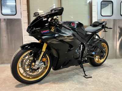 Honda CBR1000RR-R FB SP 2022