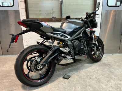 Triumph Street Triple 765 RS 2021