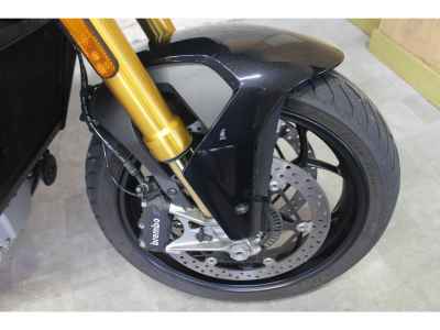 Moto Guzzi V100 Mandello 2023