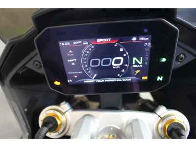 Moto Guzzi V100 Mandello 2023