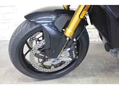 Moto Guzzi V100 Mandello 2023
