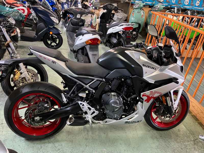 Suzuki GSX-8R 2024