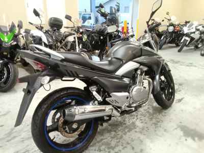 Suzuki GSR250