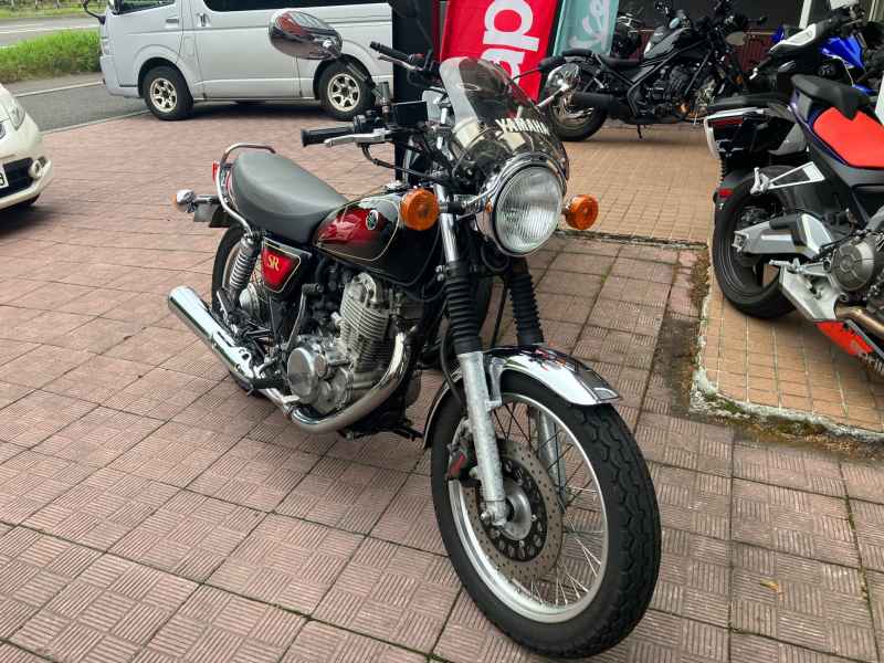 Yamaha SR400 2016