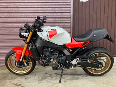 Yamaha XSR900 2025