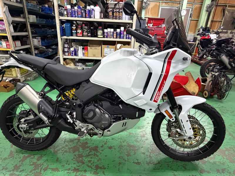 Ducati DesertX 2024