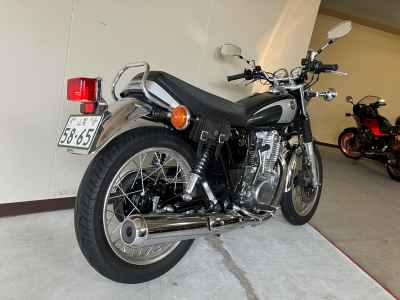 Yamaha SR400 2021