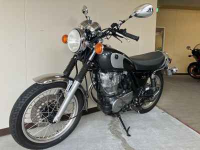 Yamaha SR400 2021