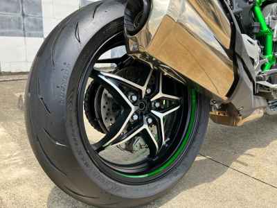 Kawasaki Z H2 Carbon 2021
