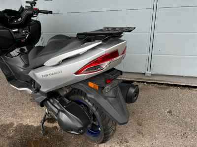 Suzuki Burgman 400 2021