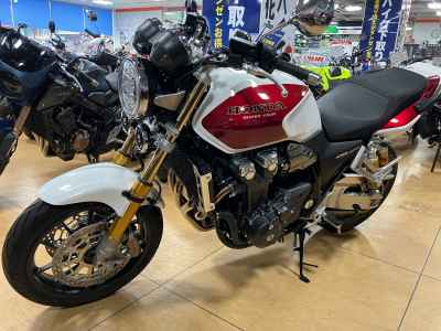 Honda CB1300SF 2025