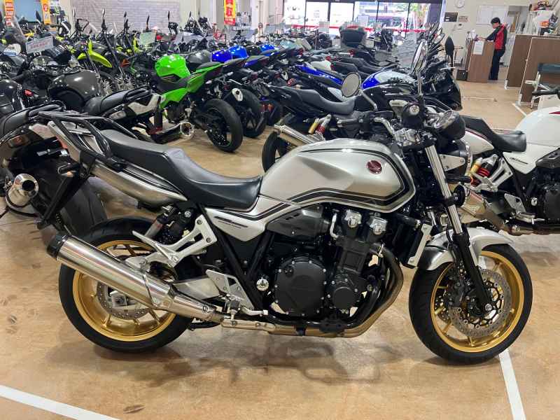 Honda CB1300SF 2022