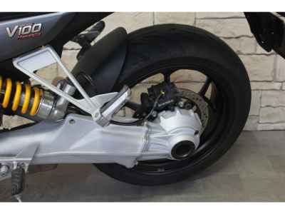 Moto Guzzi V100 Mandello 2023