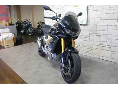 Moto Guzzi V100 Mandello 2023
