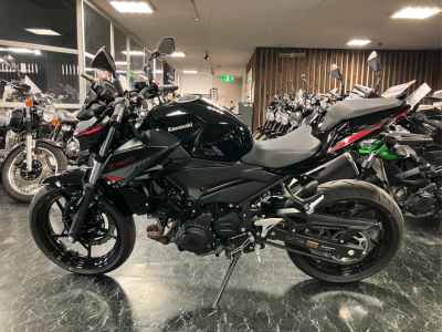 Kawasaki Z400 2024