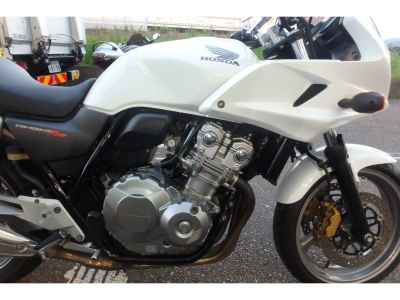 Honda CB400 Super Boldor 2010