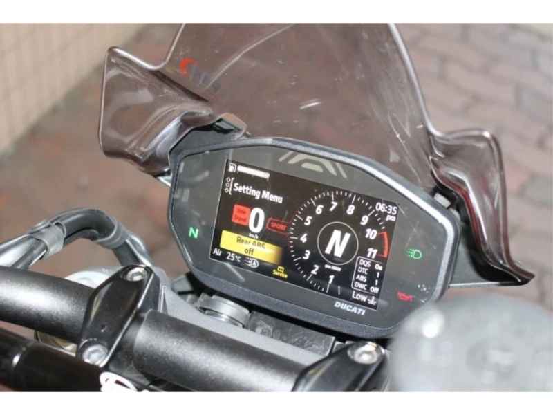Ducati Monster 937+ 2022