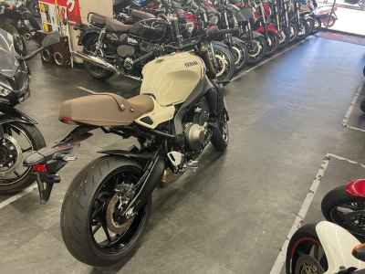 Yamaha XSR900 2025