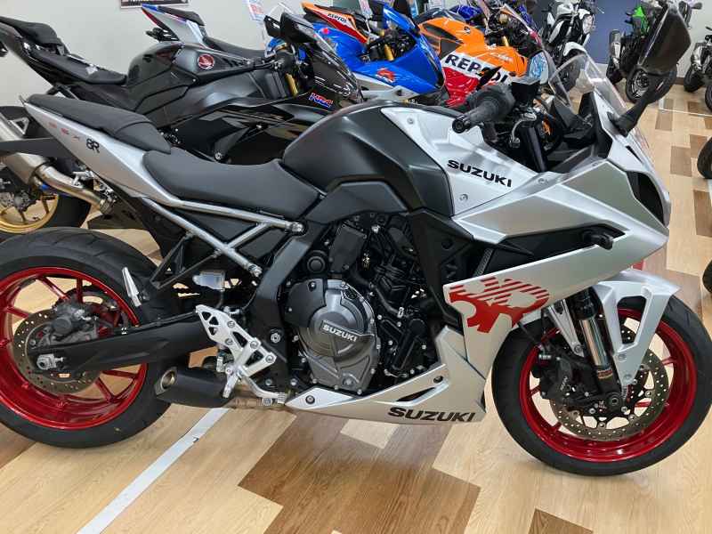 Suzuki GSX-8R 2024