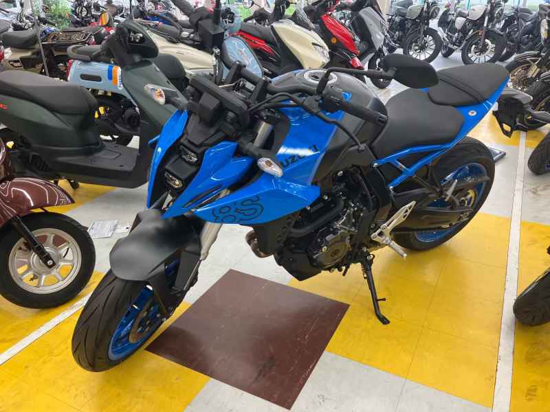 Suzuki GSX-8S 2023