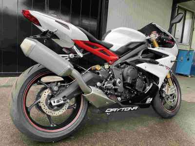Triumph FIREBIRD N675 R 2014
