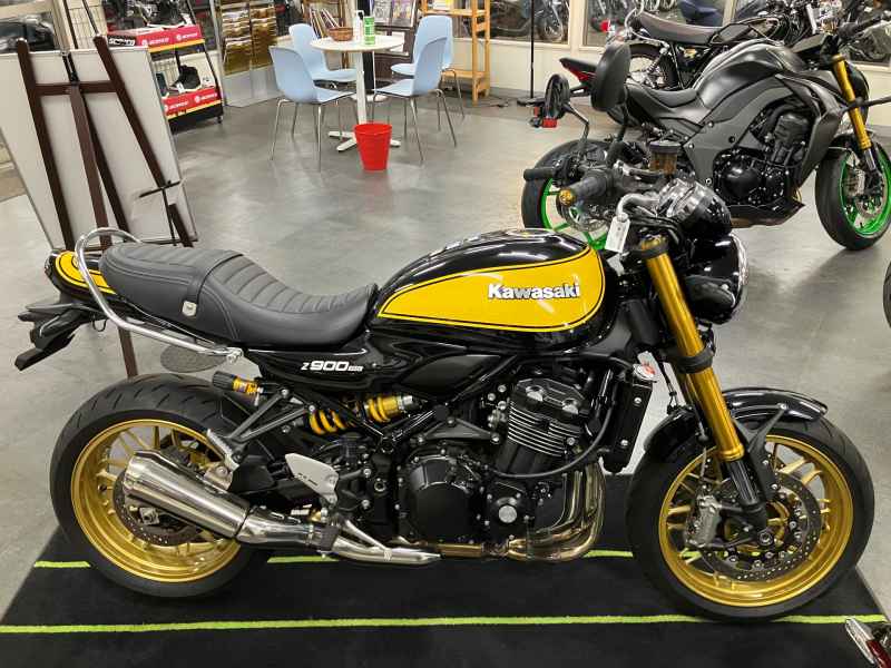Kawasaki Z900RS 2023