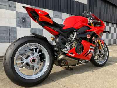 Ducati Panigale V4 2024