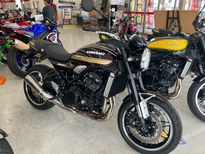 Kawasaki Z900RS 2025