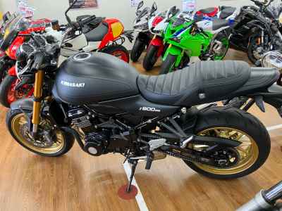 Kawasaki Z900RS SE 2025