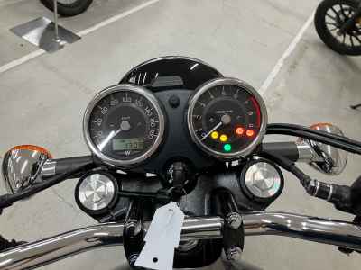 Kawasaki W800 2025