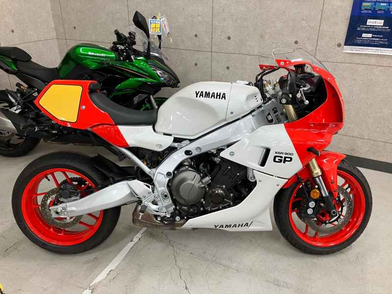 Yamaha XSR900 GP 2024