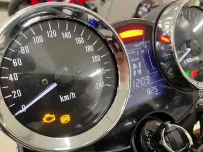 Kawasaki Z900RS 2025