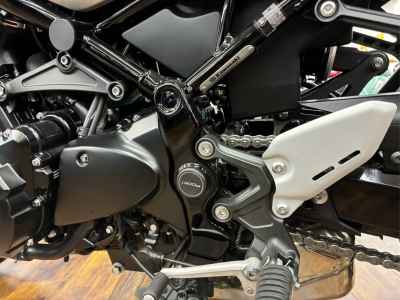 Kawasaki Z900RS 2025