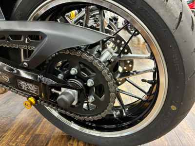 Kawasaki Z900RS 2025