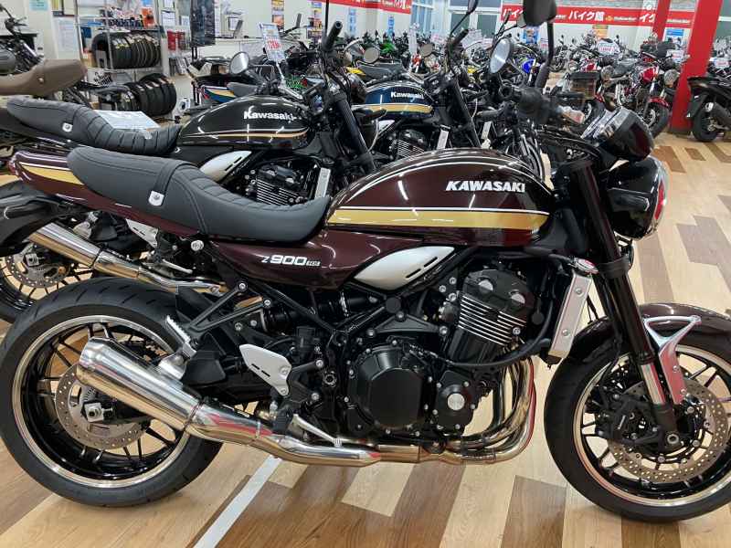 Kawasaki Z900RS 2025