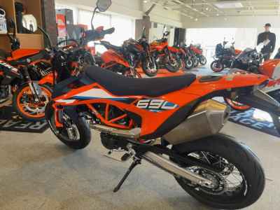 KTM 690 SMC R 2024