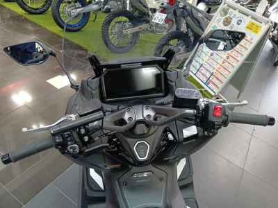 Yamaha TMAX 560 Tech MAX 2025