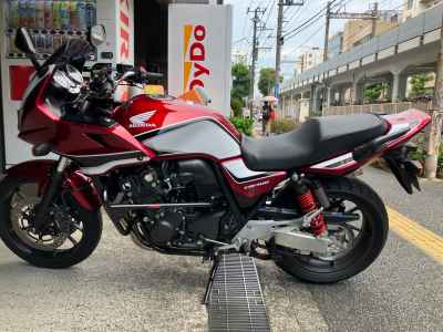 Honda CB400 Super Boldor 2022