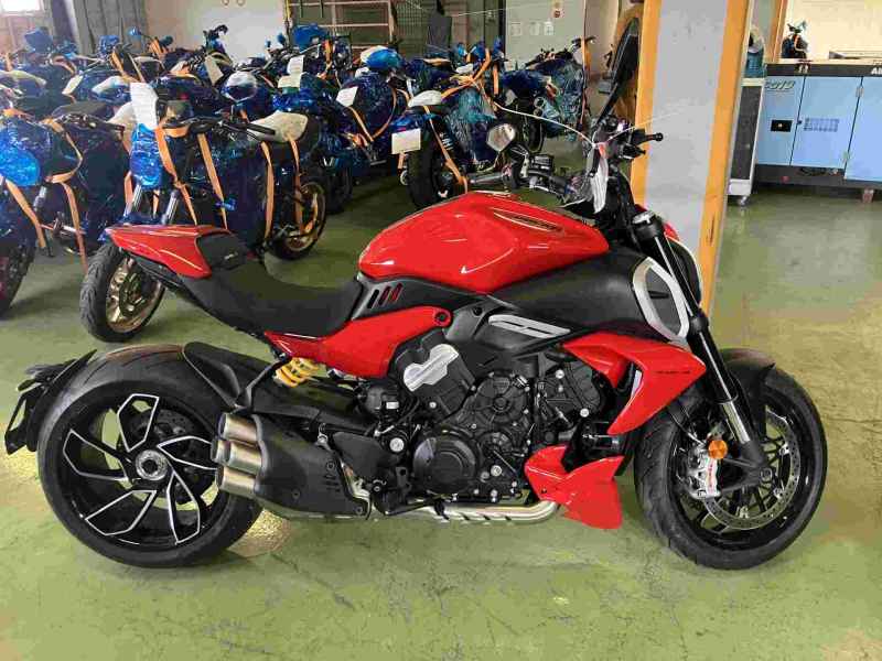 Ducati Diavel V4 2023