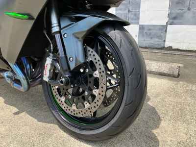 Kawasaki Z H2 Carbon 2021