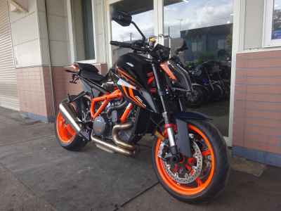 KTM 1290 Super Duke R 2024