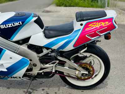 Suzuki RGV250