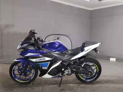 Yamaha YZF-R25 2015